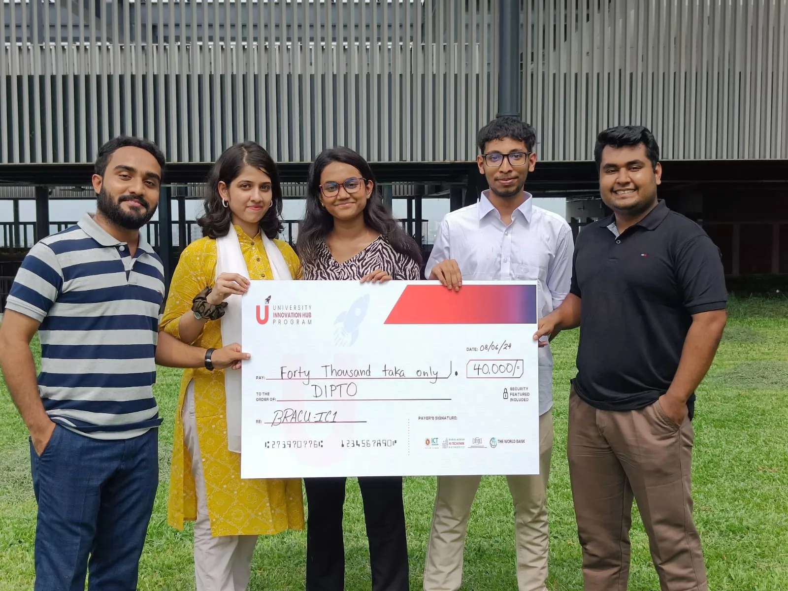 Team DIPTO receiving University Innovation Hub funding